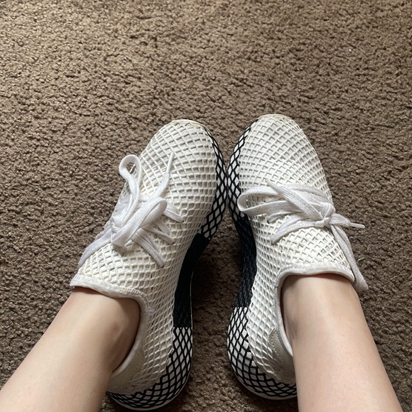 US 4 ADIDAS WHITE - Picture 2 of 4